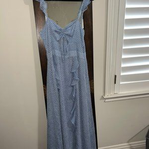 Completely sold out song of style romantic midi dress size M NWT revolve